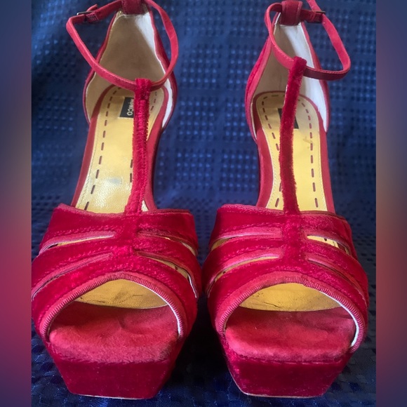 Mimco cherry red ‘Stolen Treasures’ sky high platform sandal heels barely worn. - Picture 3 of 6